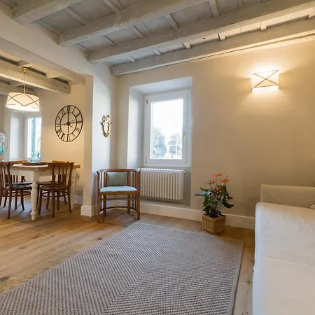 Oltrarno Real Mood Florentine Apartment Florence