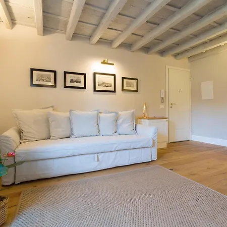 Oltrarno Real Mood Florentine Apartment Florence